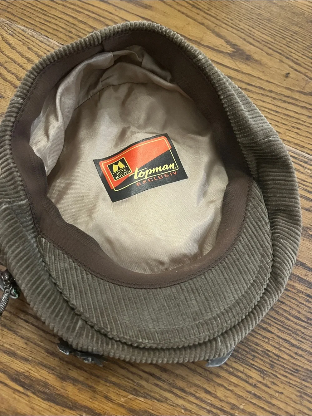 Vintage Hute Mutzen top man hat Brown Corduroy Beret with Decorative Tassel